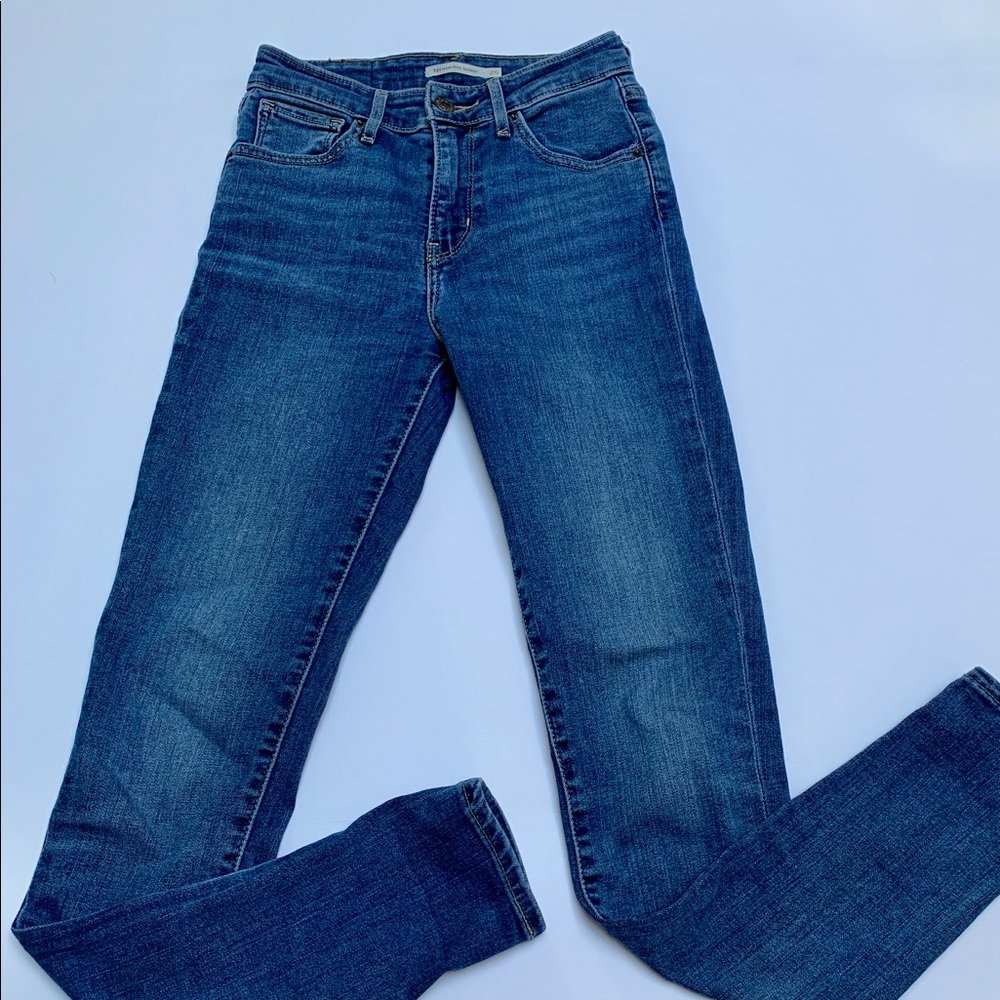 Women’s High Rise Levi’s 721 size 25 broken zipper